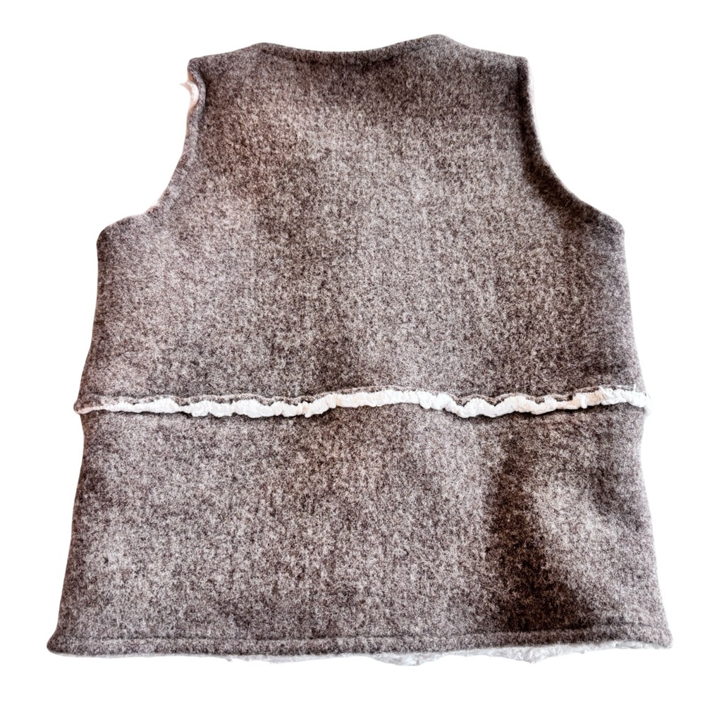 The Simple Folk Kids Undyed Wood Toggle Wool Vest 12-18 Months - Picture 2 of 8